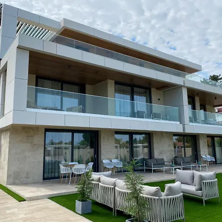 アパートホテル Gold Wave