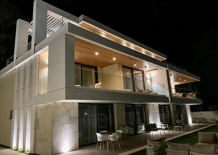 Gold Wave Aparthotel