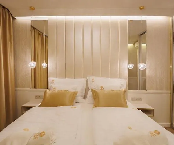 Gold Wave Aparthotel