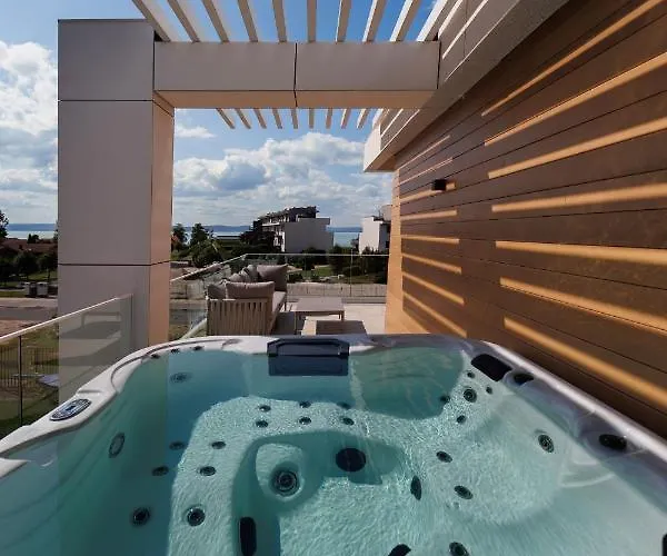 Gold Wave Aparthotel